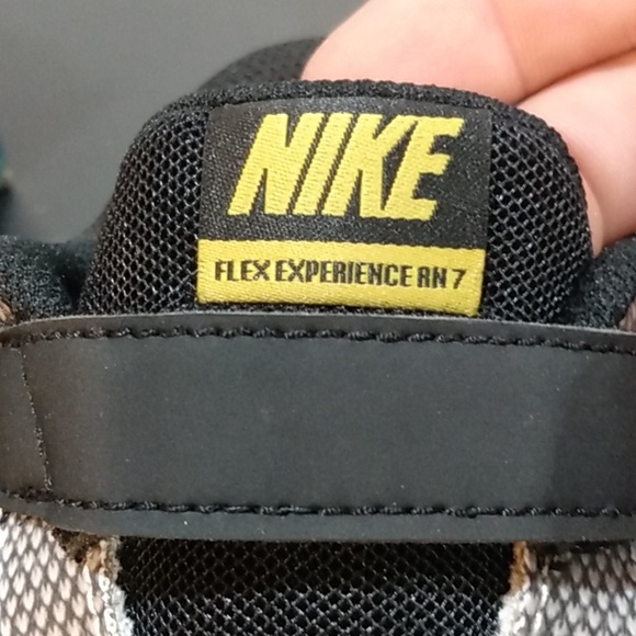 Youth Nike Flex Experience RN 7 Size 3Y Gray - Picture 12 of 14